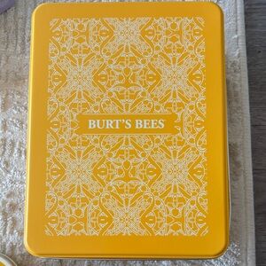 Burt's Bees Set - Hand, foot and Lip products